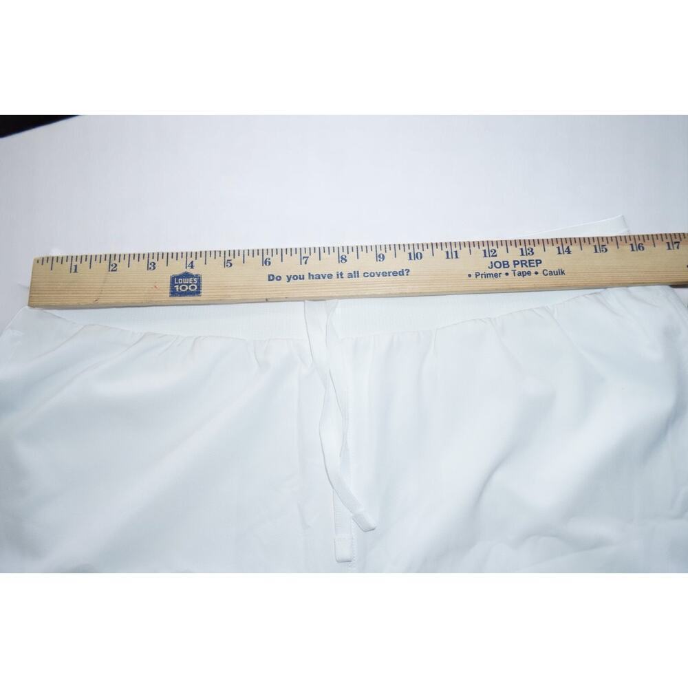 Fabletics Men’s White Lined Performance Shorts Si… - image 10